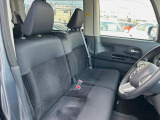 運転席まわりには十分なスペースがあり、大柄な方でもゆったり運転していただける環境です。