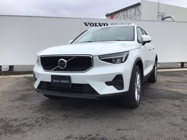XC40 エッセンシャル B3