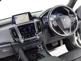 使いやすさや安全性を追求したステアリング周り!高級車ゆえにスイッチ類が多いのも特徴ですね!考え尽くされた配置ですぐに使いこなす事が出来ますのでご安心下さい!是非、体感してみて下さい!!