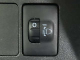 ヘッドランプの光軸調整ダイヤルを装備しております。