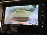 バックガイドモニターで、後方を確認しながら安心して駐車することができます。運転初心者も熟練者も必須の機能ですよ!