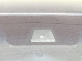 【ホンダセンシング】走行中に前方の車両等を認識し、衝突しそうな時は警報とブレーキで衝突回避と被害軽減をアシスト。より安全にドライブをお楽しみいただけます。