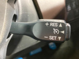 【クルーズコントロール】高速道路もラクラク走行。アクセルを離しても一定速度で走行ができ、長距離運転時の負担を軽減!加速・減速も簡単なスイッチ操作で調整できます。