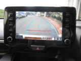 バックガイドモニターで、後方を確認しながら安心して駐車することができます。運転初心者も熟練者も必須の機能ですよ!