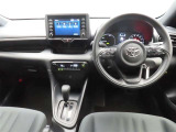 ぜひ展示車の運転席に座ってみてください。