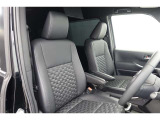 しっかりとしていて上質な座り心地のシートです。 座り心地も良くて長時間の運転も快適ですよ。 肌触りの良いシートが評判です。