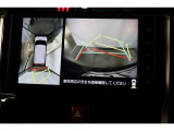 車両を上から見たような映像表示するパノラミックビューモニター付き!