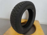R4年式冬タイヤ165/65R14ダンロップ製です。