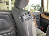 運転席からでも助手席シートを倒すことができちゃいます。
