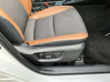 パワーシート搭載。微妙な調整が手軽にでき、最適なポジションで運転することが可能です。