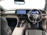 オシャレなインテリアで運転する気分も盛り上がりますよね^^