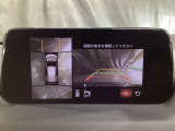 360度モニターは、4つのカメラによる前後左右・俯瞰映像でドライバーからは見えない領域の危険認知をサポート!全周囲の死角を減らし、狭い駐車場や幅寄せ、T字路の進入などの運転の安心感を高めますッ!