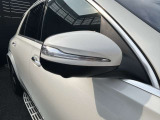 納車前整備は、メルセデスベンツ国際認定メカニックによる最新の検査ライン等の施設が充実した当社工場で入念に行います。メルセデス・ベンツの定める厳しい基準をクリアしたお車のみをご案内させて頂きます。