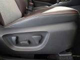 パワーシート搭載。微妙な調整が手軽にでき、ピッタリのポジションで運転することが可能です。