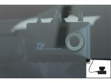 ドライブレコーダー(TZ-DR210)装備してます。フロントとリヤーのカメラで録画しているので万が一の時の記録で安心です。