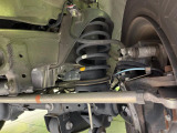 お車を安心してお乗りいただく為には、足回りの定期点検が欠かせません。サービスサポート(有償保証)では無料点検もご提供しており、安心のカーライフをお過ごしいただけるサポート体制が整っています。