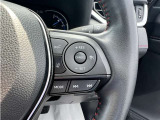 レーダークルーズコントロール(全車速追従機能付)付きです。車速に応じて追従支援してくれるので、ロングドライブも快適です。詳細は販売店スタッフまでおたずねください。
