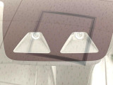 【スマートアシスト】走行中に前方の車両等を認識し、衝突しそうな時は警報とブレーキで衝突回避と被害軽減をアシスト。より安全にドライブをお楽しみいただけます。