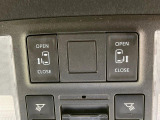 【両側パワースライドドア】スマートキーや運転席のスイッチで後席両側スライドドアの開閉が可能♪電動だから力を入れてドアを開ける必要が無く、小さなお子様でも簡単に開け閉めでき快適です♪
