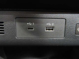 USB端子付きです。