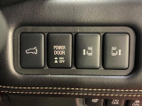 【両側パワースライドドア】スマートキーや運転席のスイッチで後席両側スライドドアの開閉が可能♪電動だから力を入れてドアを開ける必要が無く、小さなお子様でも簡単に開け閉めでき快適です♪