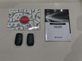 【キーレス】少し離れた場所からでもボタン一つでドアの開錠・施錠ができるのでとっても便利!