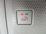 エアバッグ作動時や後突時、もしくは車内のSOSボタンを押した際に緊急通報オペレーターに連携し、救急・警察を手配します。更にオペレーターにも連携、お客様のご要望に応じてロードサービスの手配を行います。