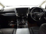 見通しのよいすっきりとした視界で、誰でも運転しやすいです。運転のしやすさは疲れにくさにも繋がりますよ♪