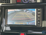 バックガイドモニターで、後方を確認しながら安心して駐車することができます。運転初心者も熟練者も必須の機能ですよ!