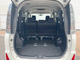 普段のお買い物や通勤、送迎等に十分な荷室スペースを確保しております。セカンドシートを倒すと、大きな荷物の積載も可能です♪