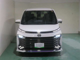 明度の高いLEDヘッドライトで、夜間の運転も安心です。