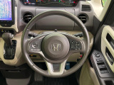 【ステアリングスイッチ】運転中、前方から目線をそらすことなく、オーディオ等の操作が可能な便利機能!安心&快適なドライブを演出してくれます♪
