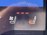 【シートヒーター】寒い日はもちろん、夏の冷房中にも効果を発揮します。長時間座っていると負担のかかりやすい背中や腰、寒い日に冷えやすい脚部に快適なぬくもりを伝えます。