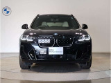 ☆BMWの代名詞とも言える【キドニーグリル】一目見ただけでBMW車であると認識できる確固たるアイコンとして存在感を放ちます☆