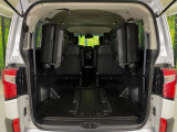 普段のお買い物や通勤、送迎等に十分な荷室スペースを確保しております。セカンドシートを倒すと、大きな荷物の積載も可能です♪