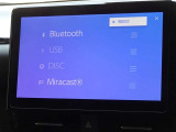 CD・DVD(再生機能)・ブルートゥース等を使用することができます。