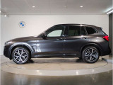 【BMWのxDrive】xDriveはいかなる状況下でも安定した走りを実現しています。 これによりストレスなく運転できることはもちろんのこと、安全性能も向上しています。
