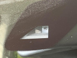 【エマージェンシーブレーキ】走行中に前方の車両等を認識し、衝突しそうな時は警報とブレーキで衝突回避と被害軽減をアシスト。より安全にドライブをお楽しみいただけます。