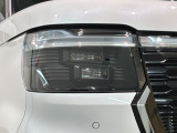 LEDヘッドライトは、点灯の瞬間から最大光量を発揮し、突然暗くなるトンネルなどでの安定感を高めます。