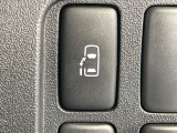 【パワースライドドア】スマートキーや運転席のスイッチでスライドドアの開閉が可能♪電動だから力を入れてドアを開ける必要が無く、小さいお子様でも、重い荷物を持っている時もラクに開け閉めできます♪