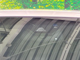【プリクラッシュセーフティ】前方の車両等を検知し、衝突しそうな時は警報で注意を促し、ブレーキを踏む力をサポート。ブレーキを踏めなかった場合は衝突被害軽減ブレーキが作動、衝突回避をサポートします。