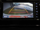 バックガイドモニターで、後方を確認しながら安心して駐車することができます。運転初心者も熟練者も必須の機能ですよ!