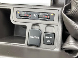 【シートヒーター&ベンチレーション】夏場は涼しい風でお尻や背中の熱やムレを防ぎ、冬はエアコンよりも早く温まってポカポカに!季節を問わず快適に過ごせます。