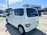 自社陸運局指定工場完備で国家資格車検検査員資格を持った整備士による整備。ステレオ、エアコン等走行に関係のない所も不具合があれば修理してお渡しいたします。それに加えて「6ヵ月・5000Km」の無償保証付き!