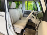 運転席シート廻りは使用感も少なく、良好な状態となっています。丁寧に使われていたことがよくわかりますね。