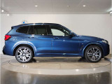 ☆BMWの前後重量配分50:50はエンジン自体をフロントタイヤよりも後ろにずらし、通常はエンジンルーム内に搭載される重量物であるバッテリーをトランクに移動させるなどして実現されています☆