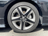 【純正17インチアルミホイール】純正アルミホイールで足回りもかっこよく決まってます♪