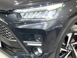 【シーケンシャルターンランプ付きLEDヘッドライト】人気の『流れるウィンカー』付きのLEDヘッドライトを装備♪高級感はもちろん、点灯時は存在感たっぷりで他車からも認識されやすく安心です。