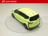 この車は5人乗りです。室内には臭いがあると車両検査証にはありますが、私は感じませんでした。ご購入時は、ご確認お願いいたします。