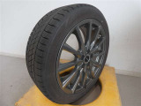 R4年式冬タイヤ215/45R17ブリヂストン製です。